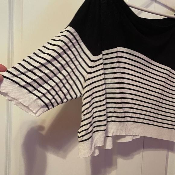 TORRID black and white striped crop pullover top - Picture 5 of 6
